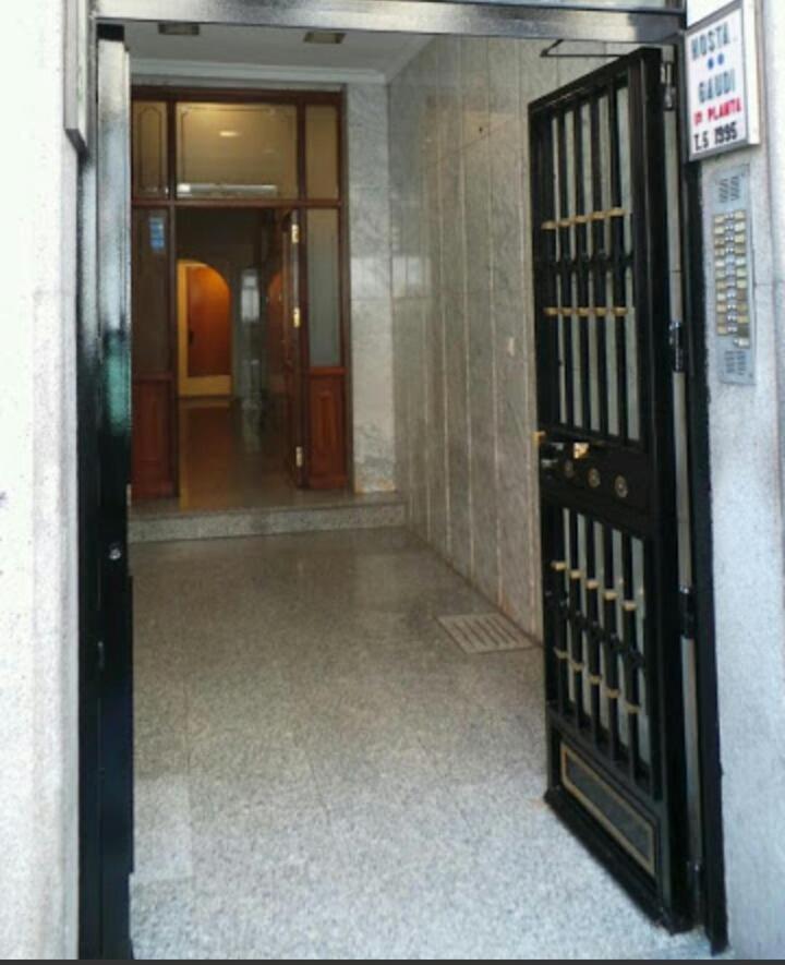 Hostal Gaudi Madrid Esterno foto
